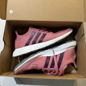 Women pink adidas